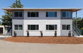 Exterior of the building at Santa Rosa Oaks, Santa Rosa, CA