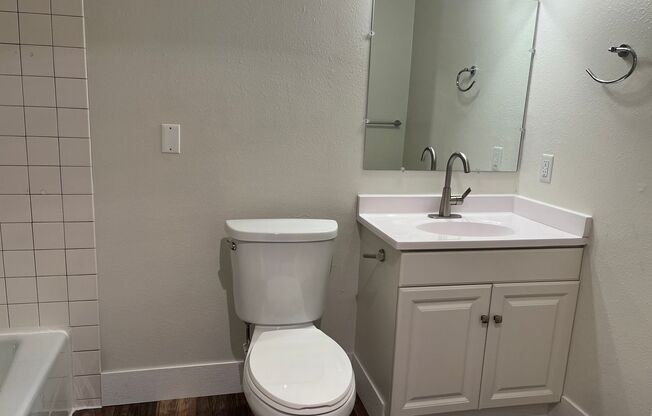 1 bed, 1 bath, 480 sqft, $1,350, Unit 413