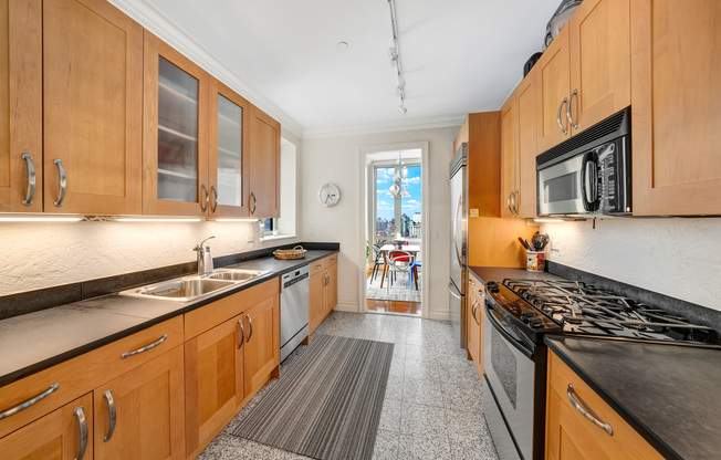 3 beds, 3.5 baths, 1,959 sqft, $15,000, Unit 33C