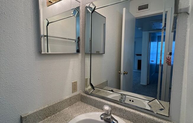 1 bed, 1 bath, 660 sqft, $1,000, Unit 116