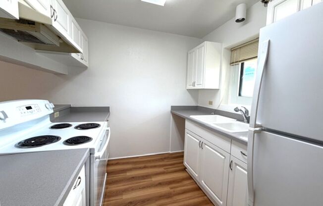 2 Bedroom, 2 Bathroom, 2 Parking, Salt Lake (Country Club Village)