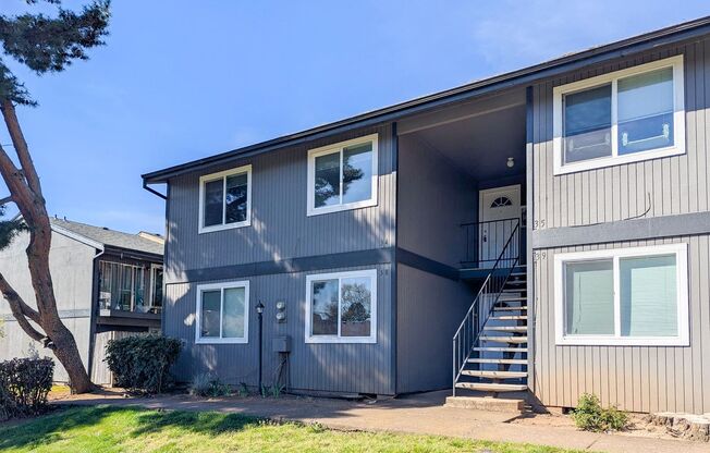 2 beds, 1 bath, 889 sqft, $1,295, Unit 34