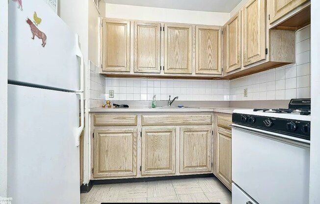 44 W 127 ST