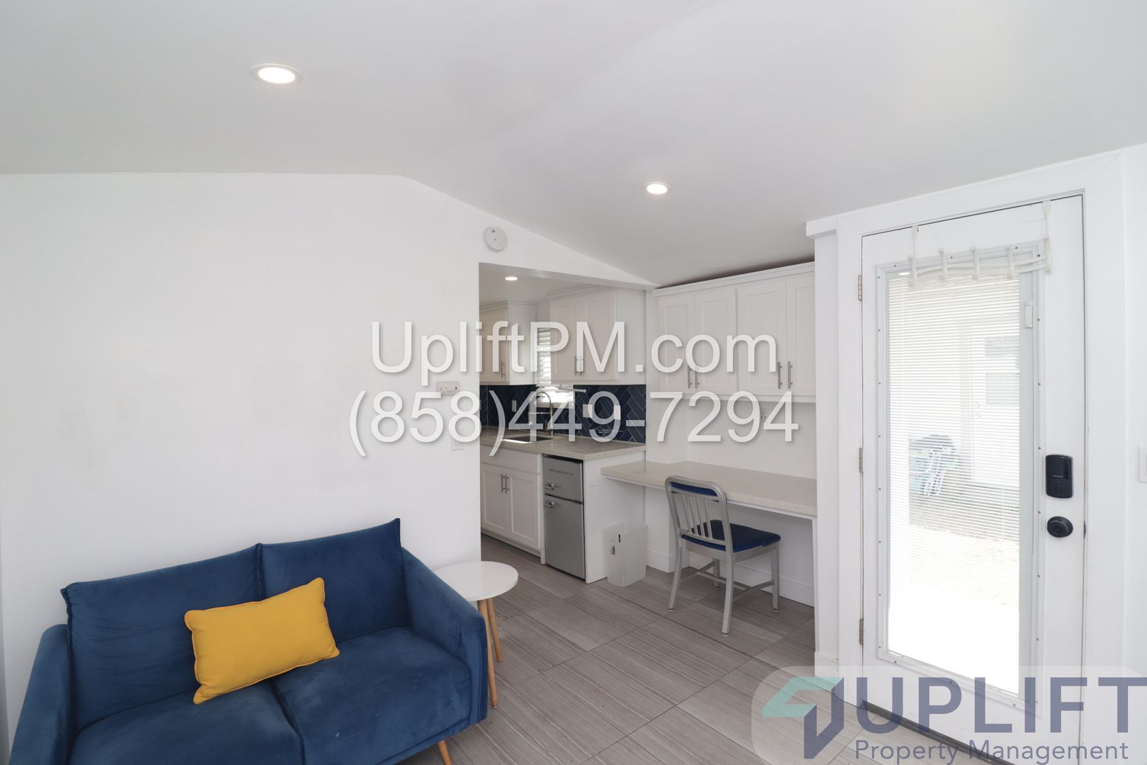 Modern Studio W/ patio