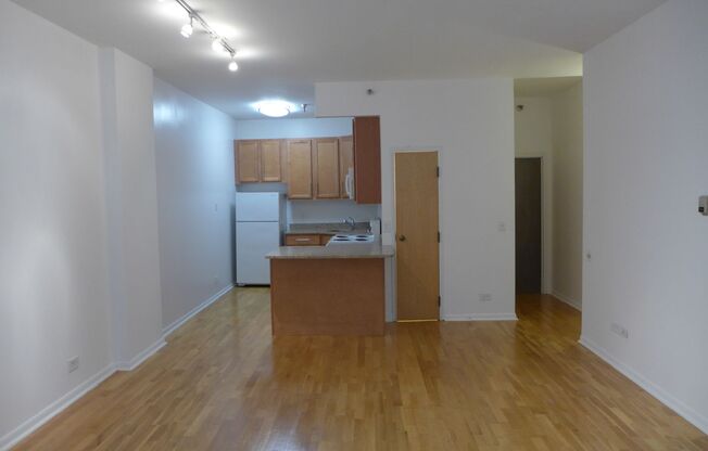 1 bed, 1 bath, 700 sqft, $1,950, Unit 05A