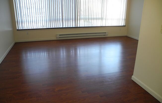 1 bed, 1 bath, 630 sqft, $1,695, Unit R-203
