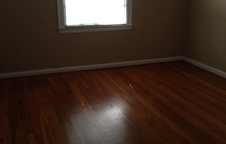 2 beds, 1 bath, $1,600