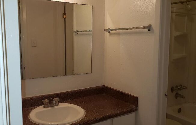 1 bed, 1 bath, 630 sqft, $790, Unit *204