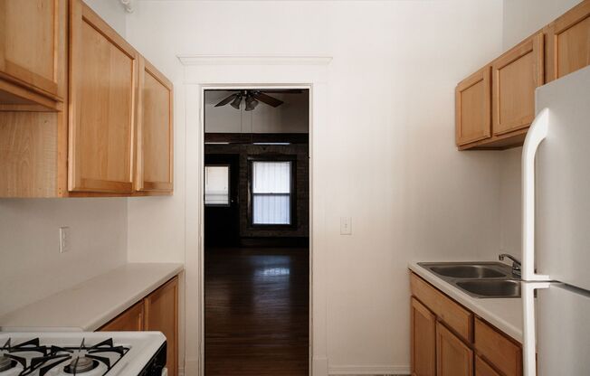 1 bed, 1 bath, 697 sqft, $995, Unit 307-16