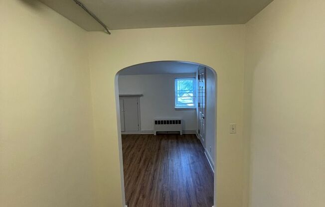 1 bed, 1 bath, $1,900, Unit 11