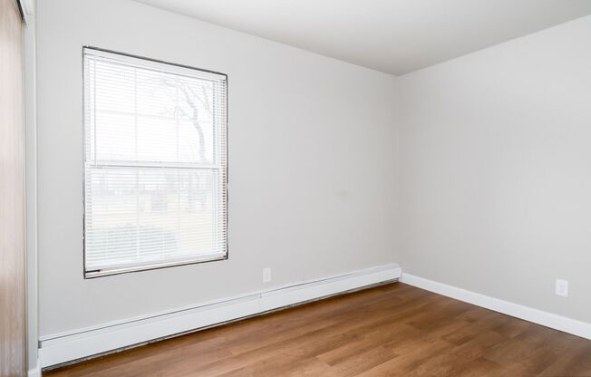 2 beds, 1 bath, 850 sqft, $1,399, Unit F208