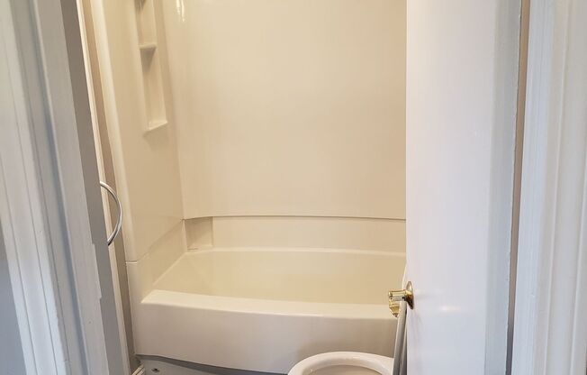 Studio, 1 bath, 385 sqft, $1,500, Unit 53 Summer Str Apt 3(third floor)