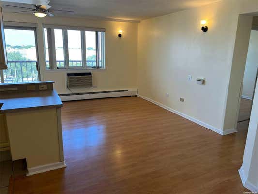 2 beds, 2 baths, 400 sqft, $2,850, Unit 8F