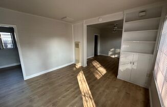 1 bed, 1 bath, $1,295, Unit 1711 N. Easy St. Unit B