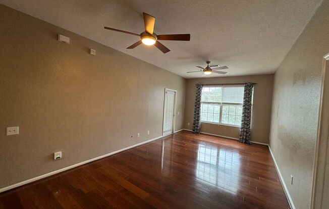 3 beds, 2 baths, $1,750, Unit # 301