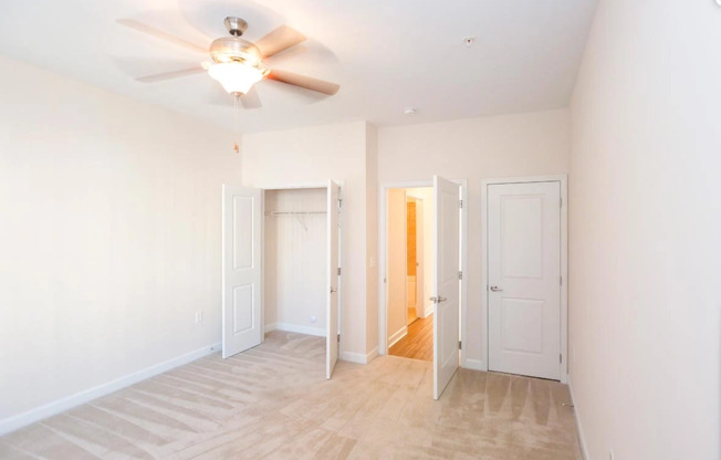 1 bed, 1 bath, 863 sqft, $1,260, Unit 23