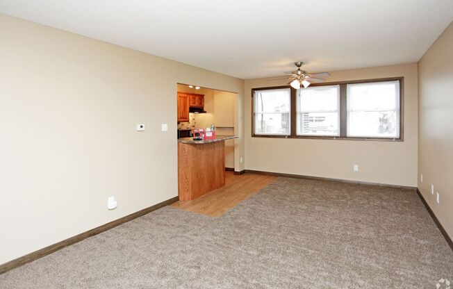 Studio, 1 bath, 350 sqft, $780, Unit 4400 Wyndsor Terrace Building 5 #23