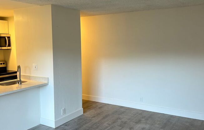1 bed, 1 bath, $2,550, Unit 304