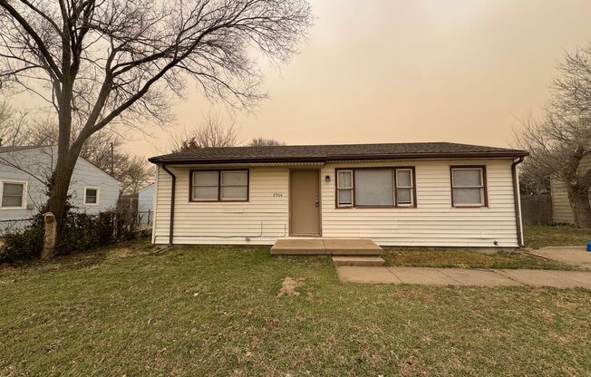 $950 - 3 bed 1 bath - Single Family Home