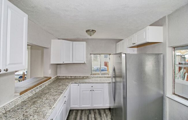 5 beds, 2 baths, $2,300