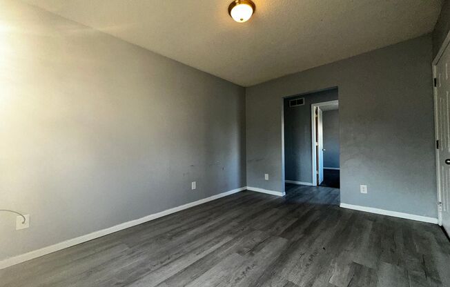 2 beds, 1 bath, 600 sqft, $800, Unit Unit 2