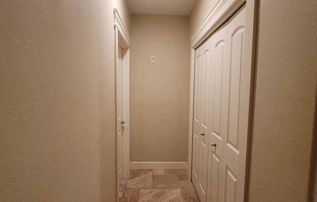 Contemporary Condo in Johns Landing