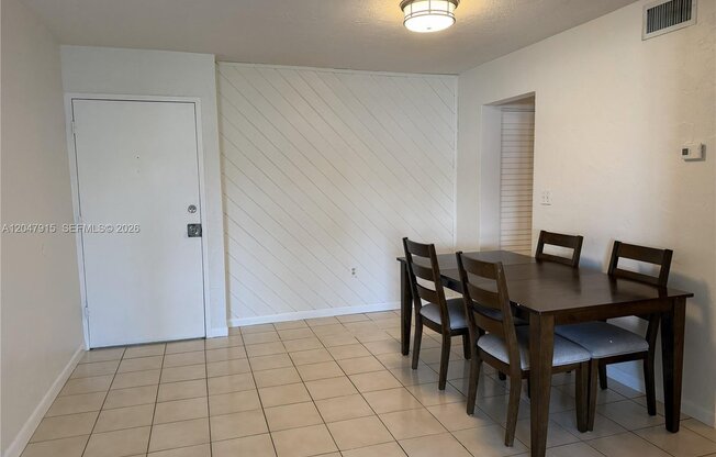 1205 MARIPOSA AVE