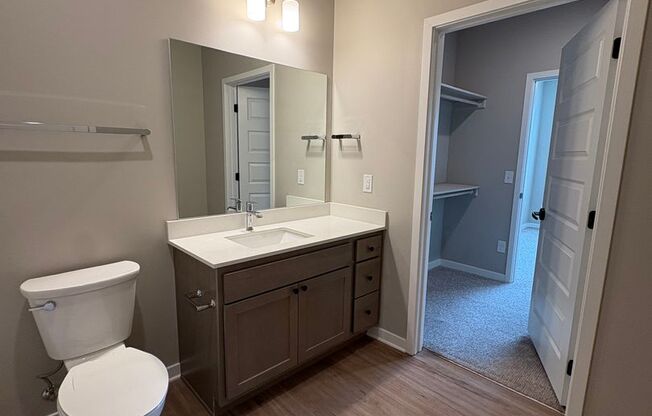 1 bed, 1 bath, 667 sqft, $1,299, Unit 427