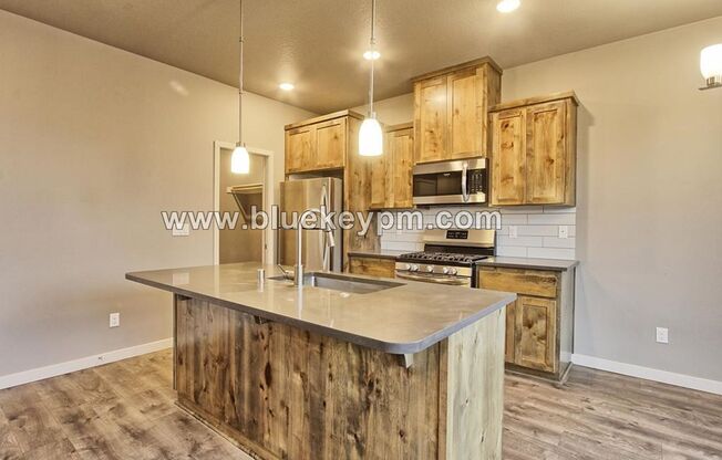3 Bed, 2.5 Bath Townhome in Orchards by Prairie High School