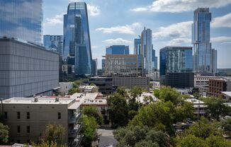 Downtown Austin 2 BD/ 2.5 BA Condo For Lease!