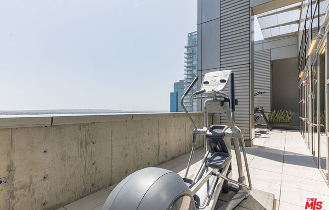 1 bed, 1.8 baths, 1,400 sqft, $3,990, Unit 817