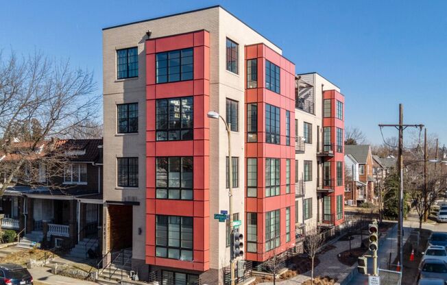 Near NEW 1+1 in NW DC!
