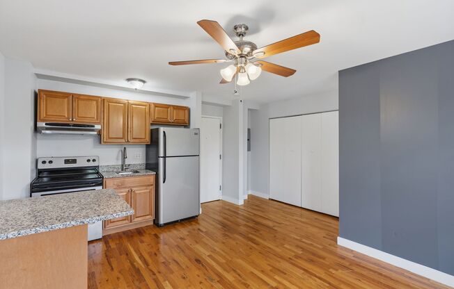 Studio, 1 bath, 266 sqft, $1,295, Unit 7450-47