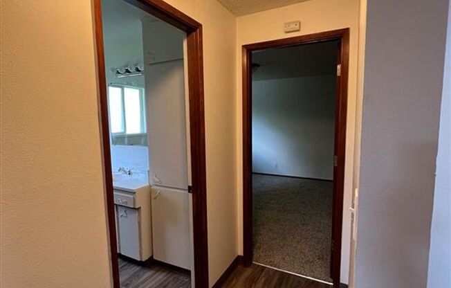 2 beds, 1 bath, 955 sqft, $1,695, Unit 1831