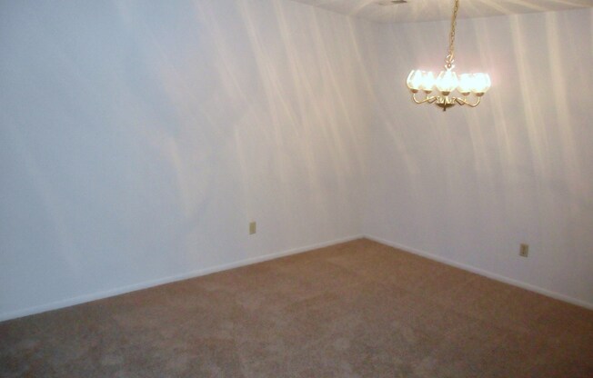 3 beds, 2 baths, 1,265 sqft, $1,242, Unit 08 - 811