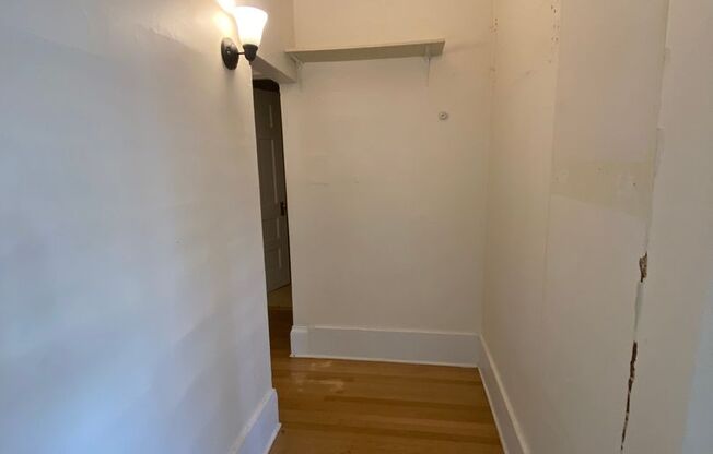 Studio, 1 bath, 300 sqft, $1,495, Unit 407