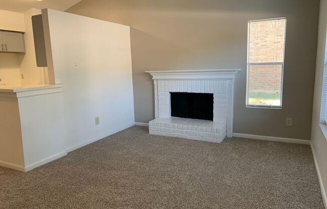 2 beds, 2 baths, 1,038 sqft, $1,215, Unit 3502