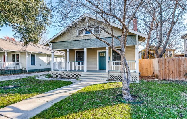 RENOVATED MAHNCKE PARK COTTAGE