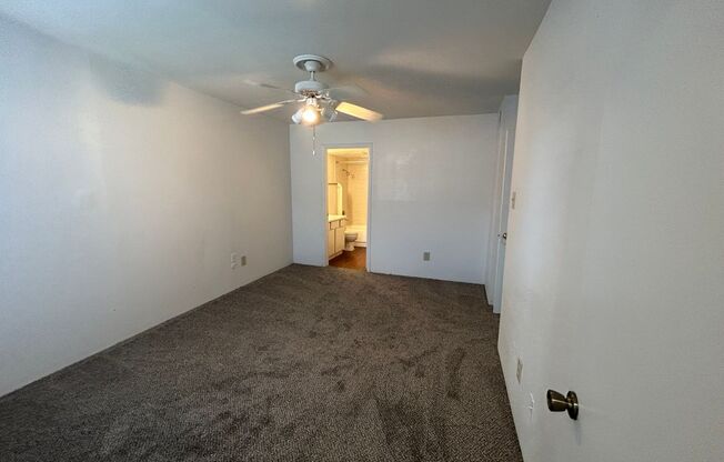 2 beds, 2 baths, 1,003 sqft, $1,050, Unit 1806