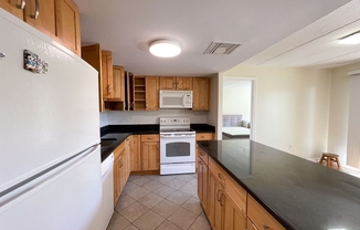 2 beds, 2 baths, 1,020 sqft, $4,250, Unit 414