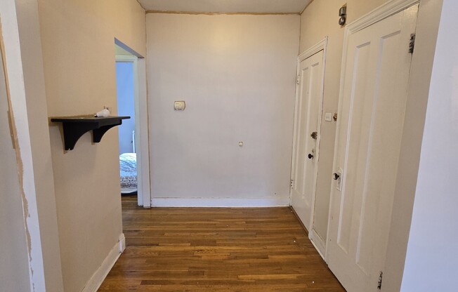 1368 W ESTES AVE