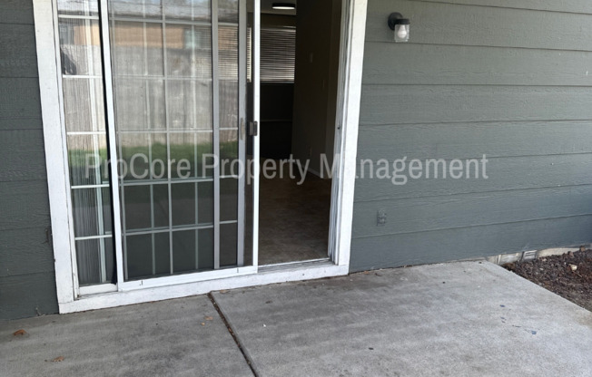 2 beds, 1 bath, 840 sqft, $1,295, Unit 105