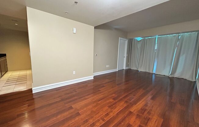 2 beds, 2 baths, $2,300, Unit # 707