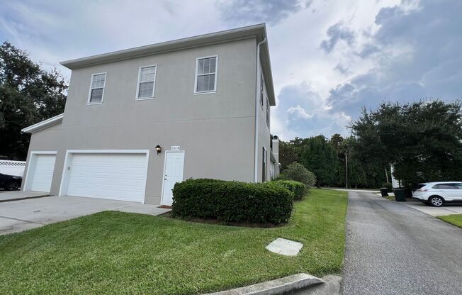 1001b Oak Pond, Celebration