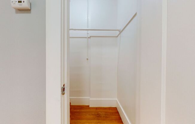 Studio, 1 bath, 373 sqft, $1,600, Unit 328