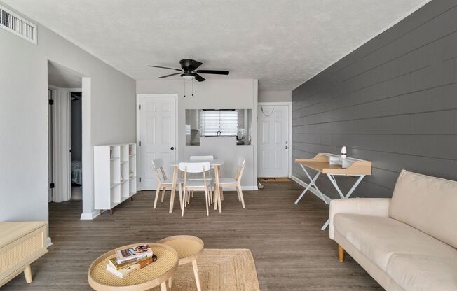 2 beds, 1.5 baths, 850 sqft, $1,149, Unit G240