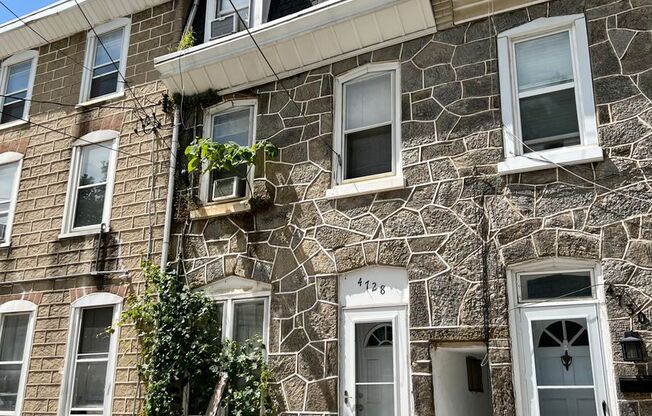Gorgeous Studio Apartment in Manayunk! Available mid-August!