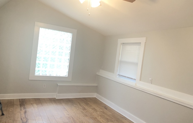 Super Cute, 1 bedroom house! Oakley area!