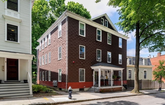 12 PERRY ST