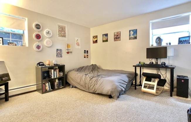 2 beds, 1 bath, 800 sqft, $2,500, Unit 2